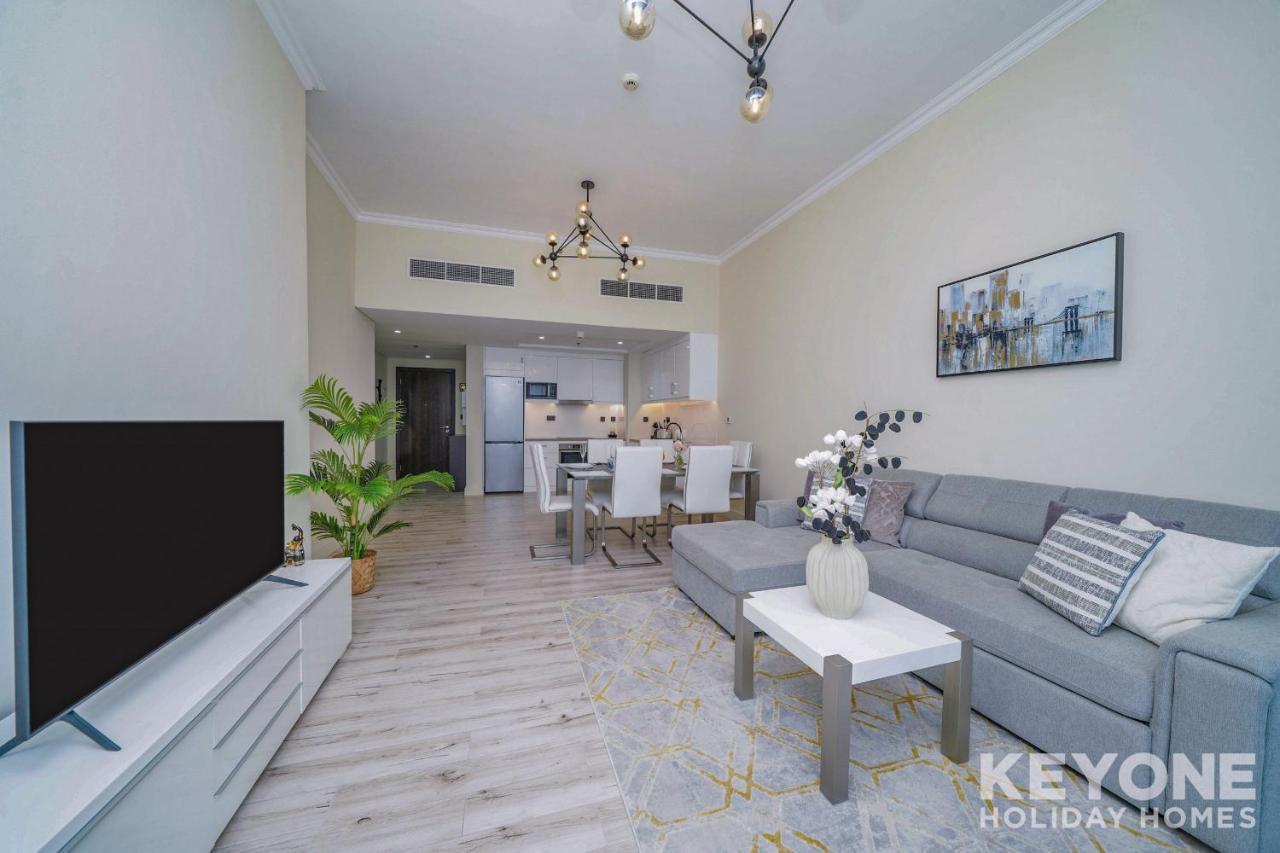 Chic Marina View Living In A Two Bedroom