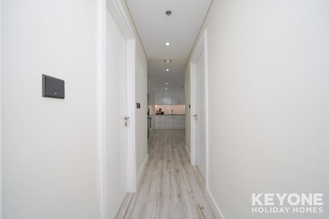 Chic Marina View Living In A Two Bedroom * Дубай