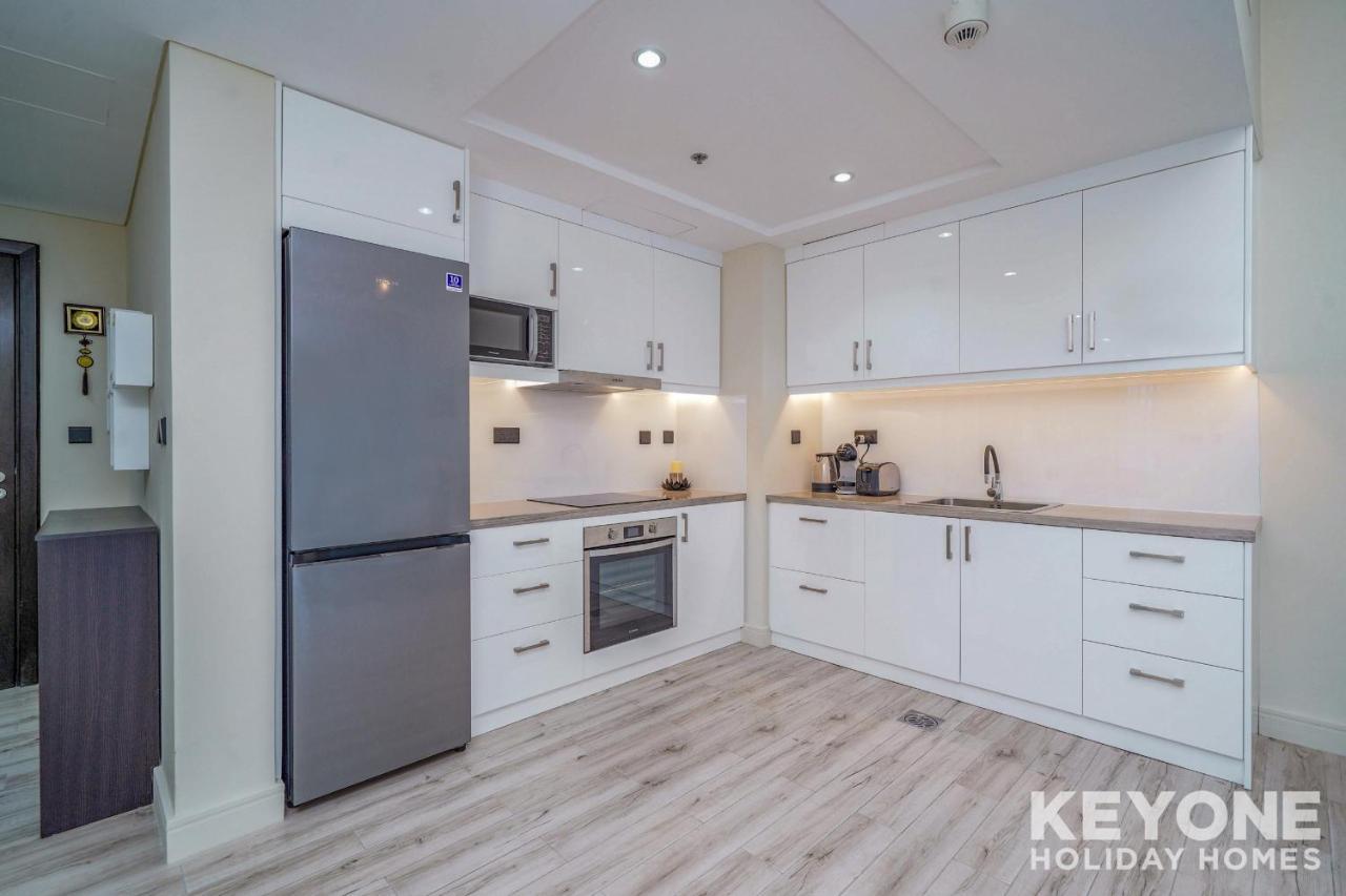 Chic Marina View Living In A Two Bedroom