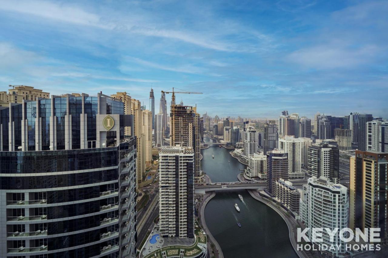 Chic Marina View Living In A Two Bedroom Дубай