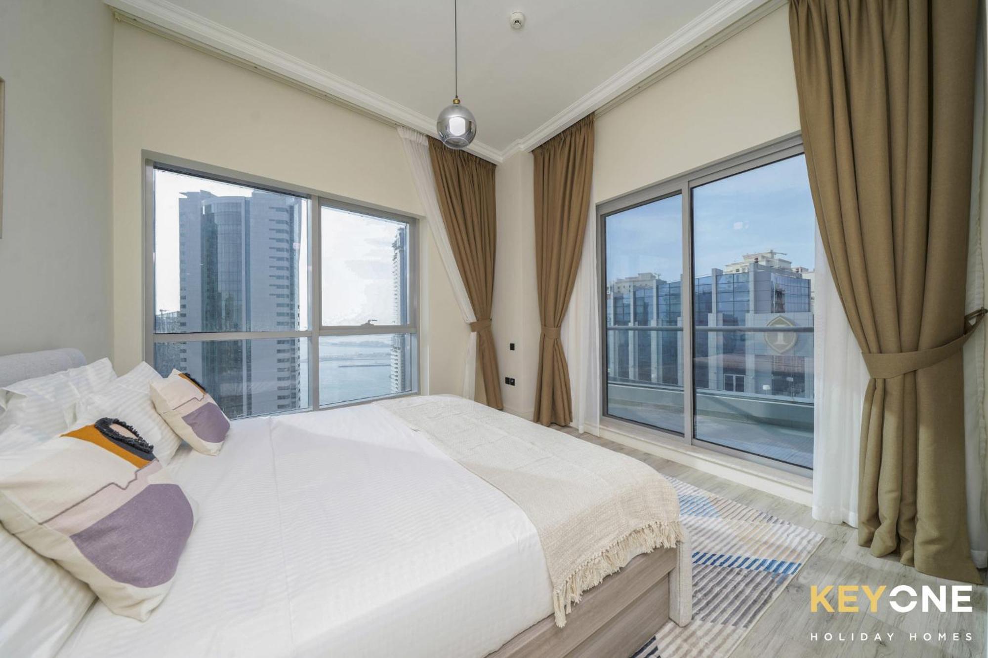 Апартаменты Chic Marina View Living In A Two Bedroom Дубай